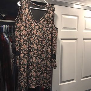 Like new Casual cold shoulder dress